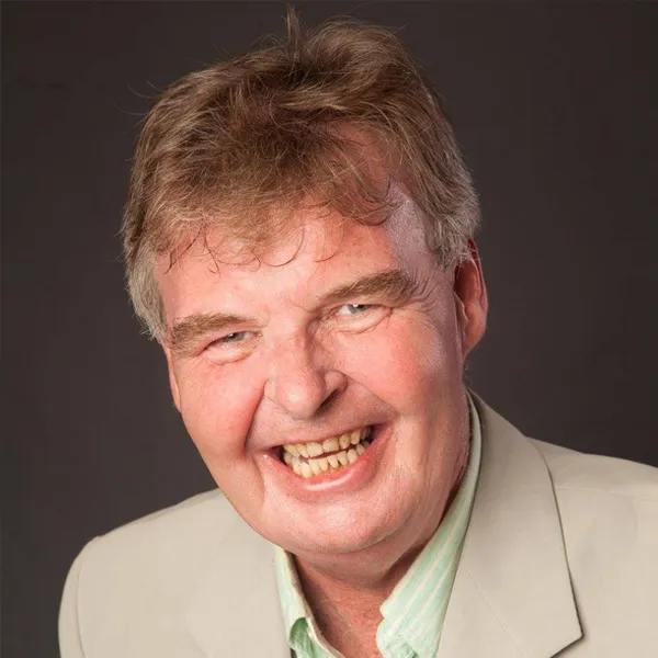 Photo of Giles Hayes, NLP Master Practitioner & Hypnotherapist